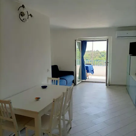 Azzurro San Vito Ch アパート